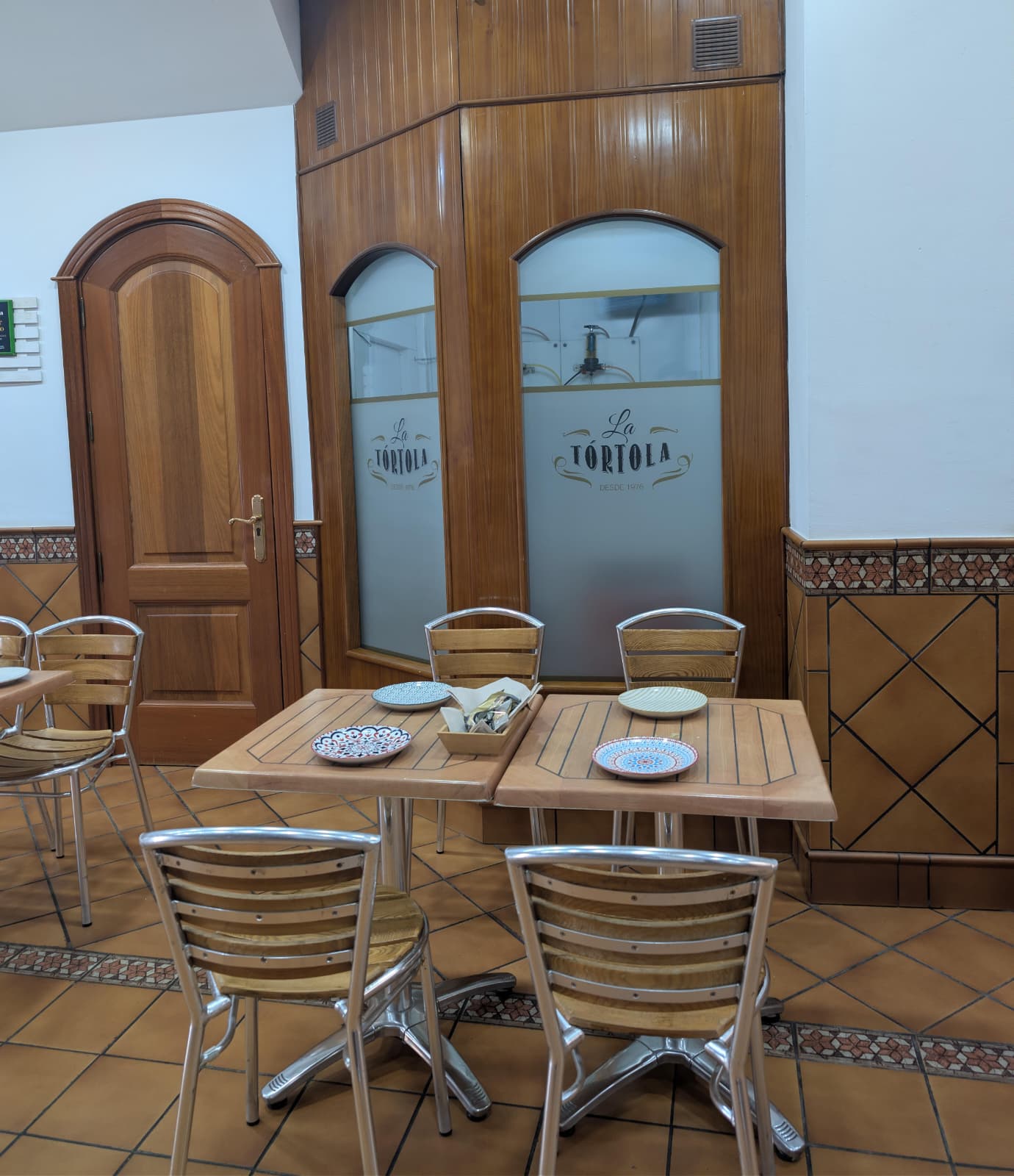 Plato gourmet con presentación premium