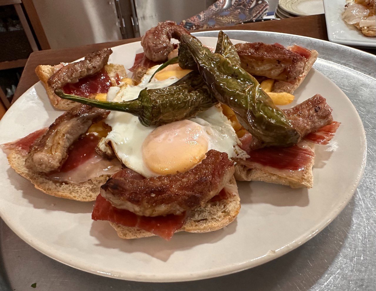 Lagartito con huevo y jamón